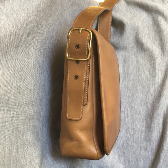 ❌SOLD❌ Coach Legacy Small Flap 9336 - Picture 6 of 8